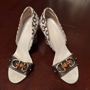 Gucci horse but heels sandals